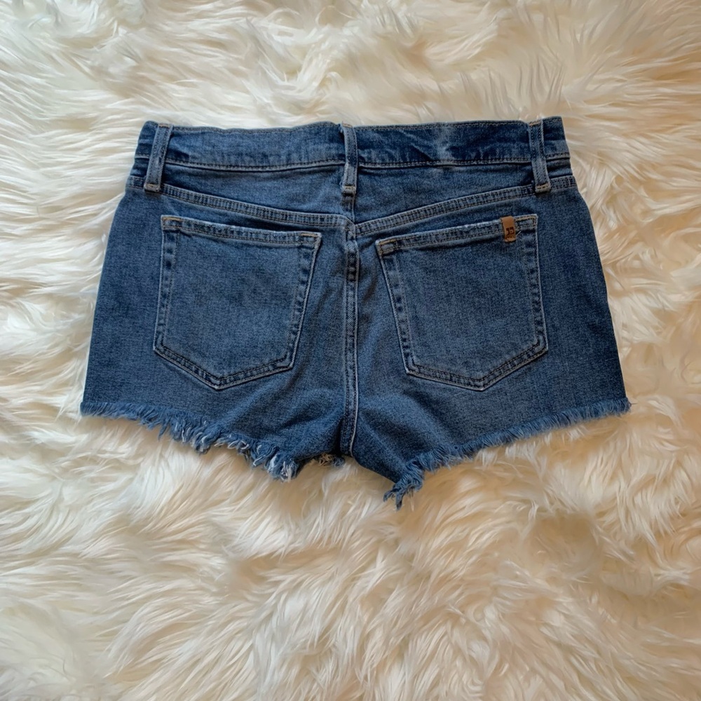 Joe’s Jean Short - Picture 2 of 5
